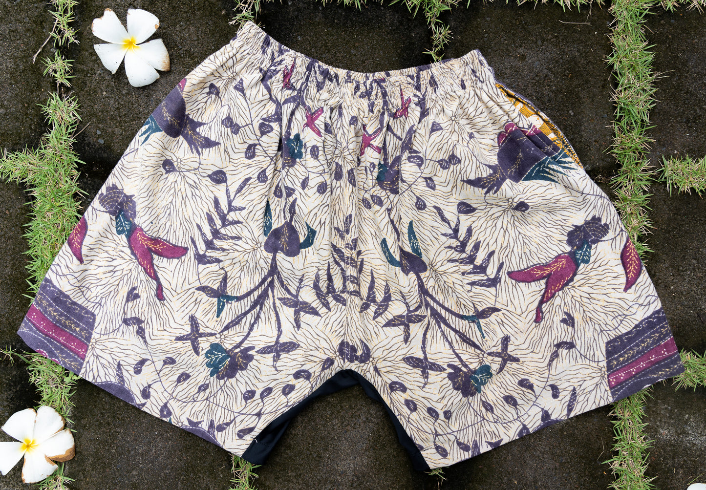Batik Short M31 Taman Ungu