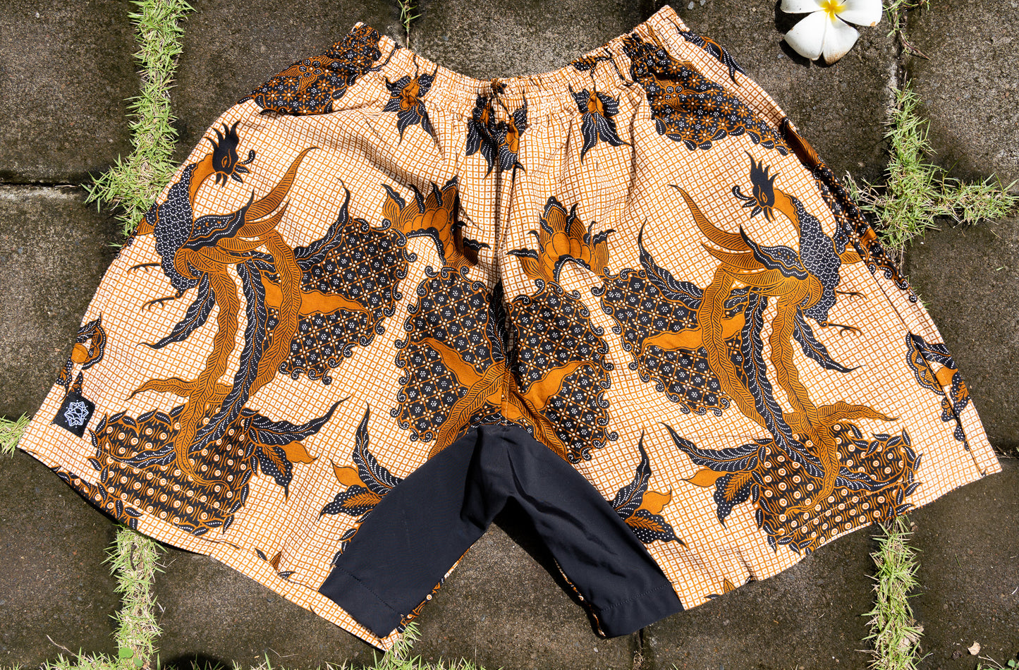 Batik Short L15 Dancing Peacocks