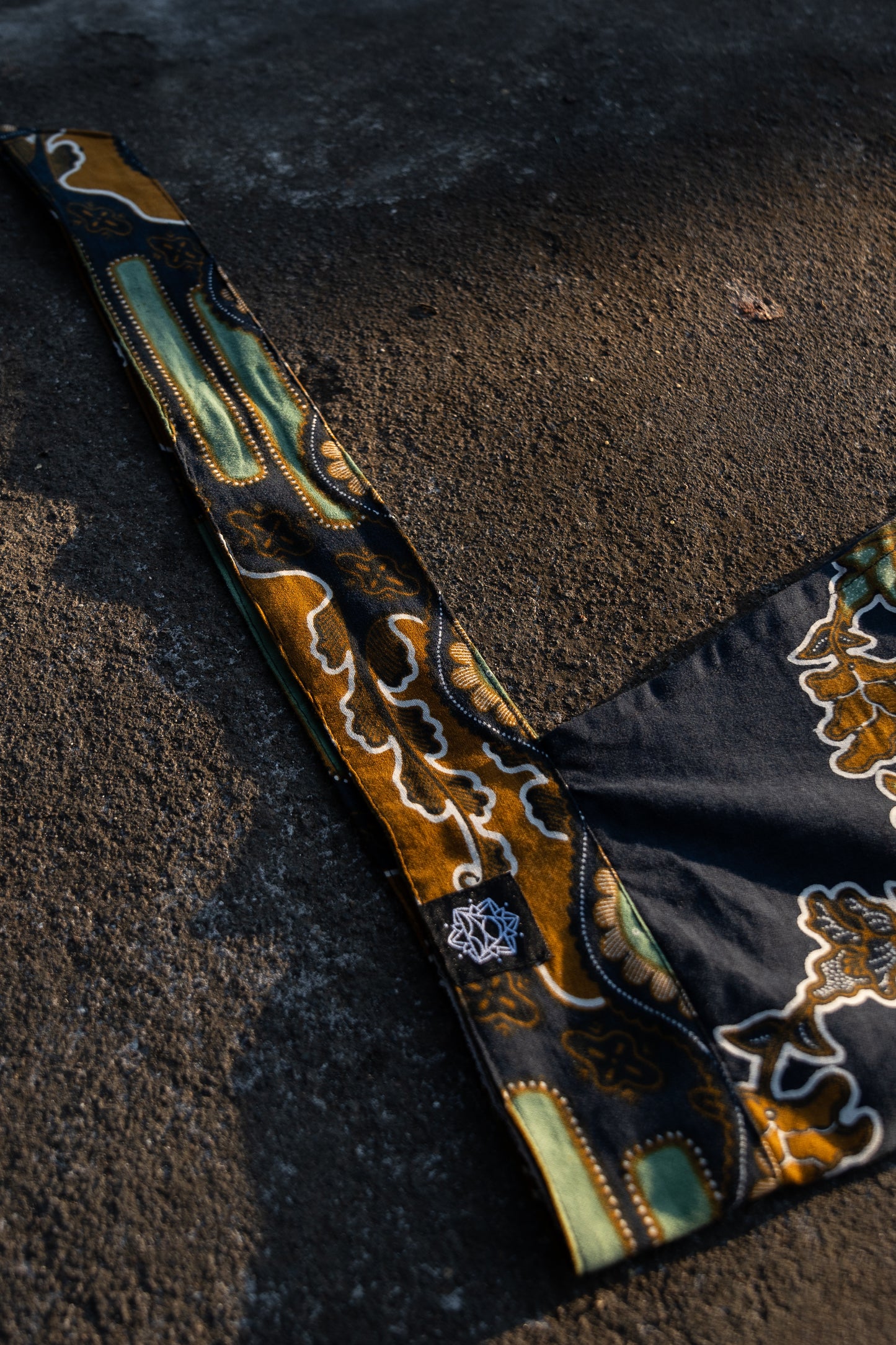 Peacemaker Headwrap Cucukan Coral.