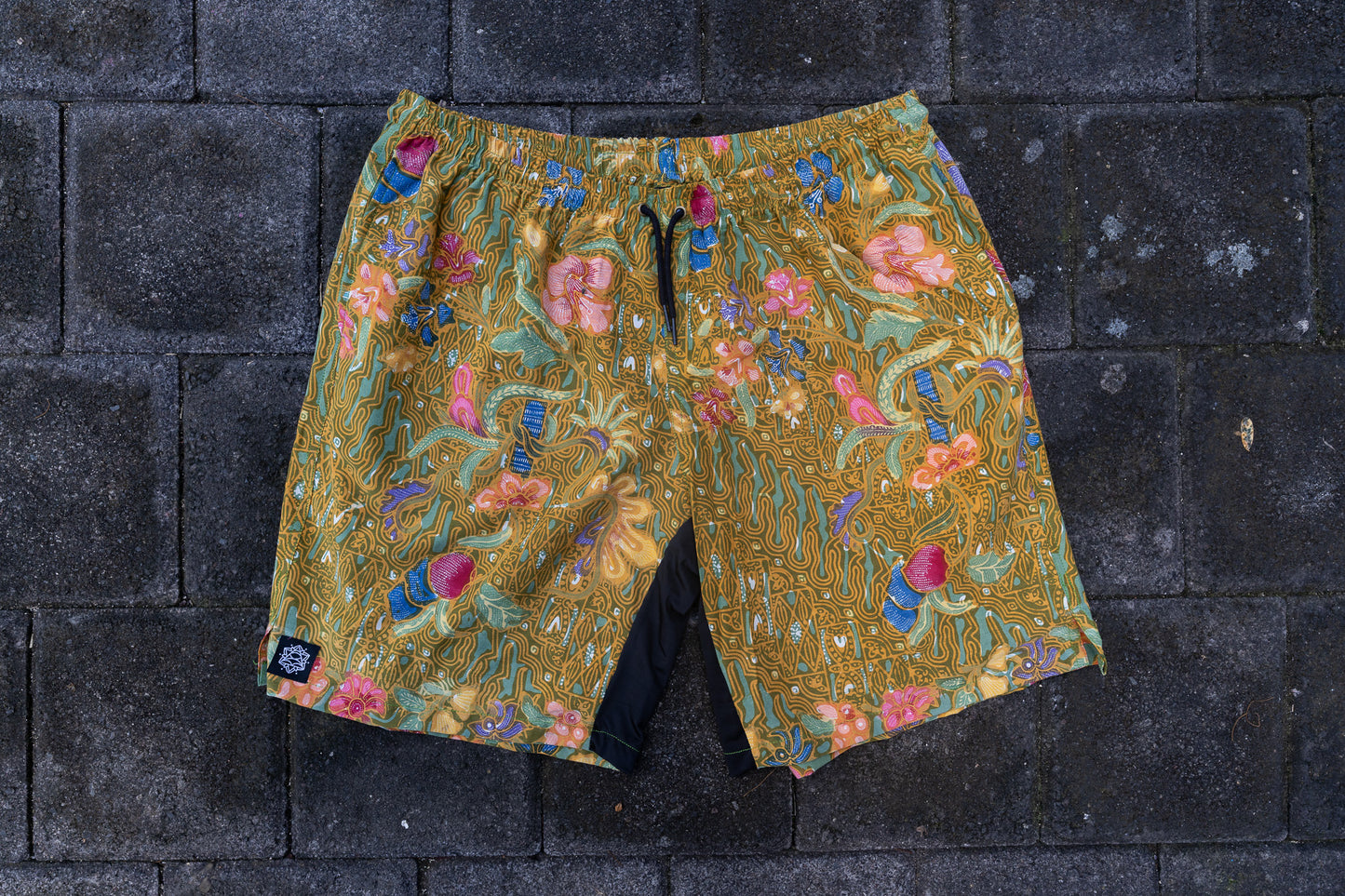 XL- Peace Parang Batik Shorts