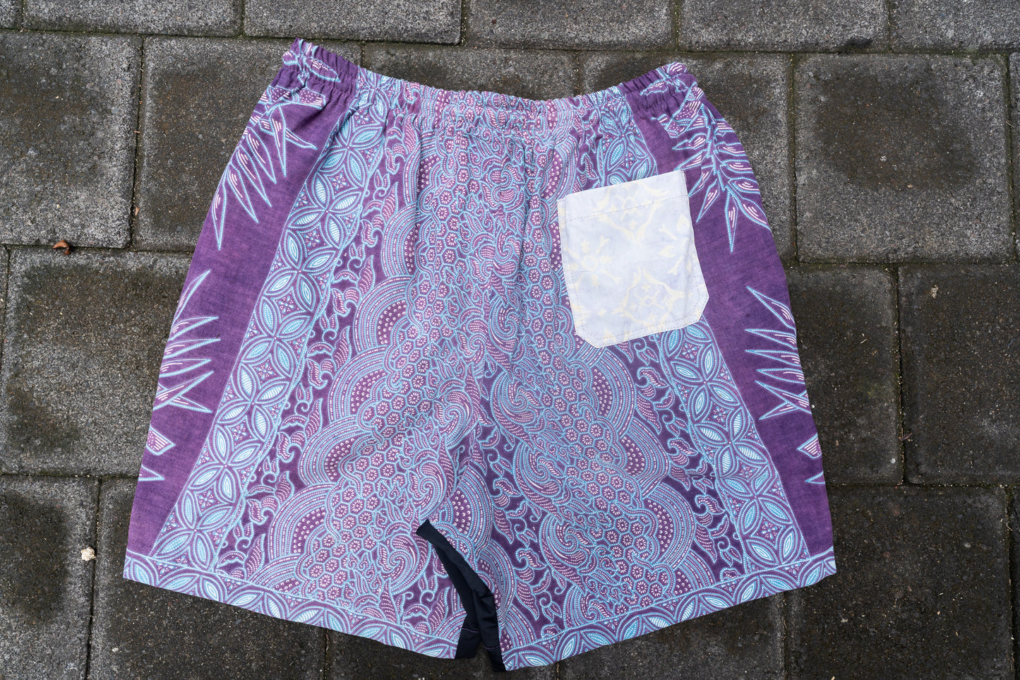 Medium- Nunaki Bamboo Batik Shorts
