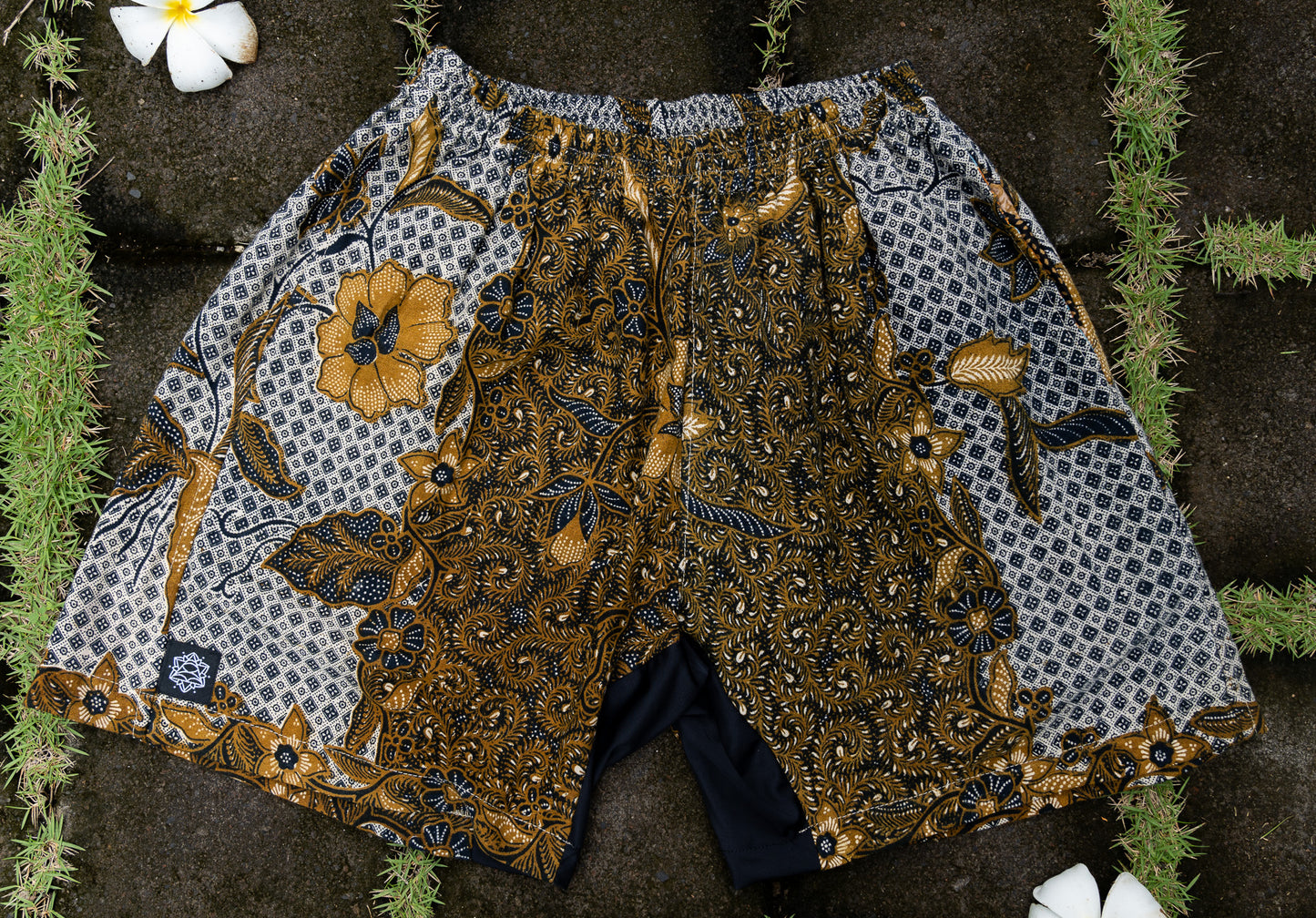 Batik Short M28 Bunga Raja