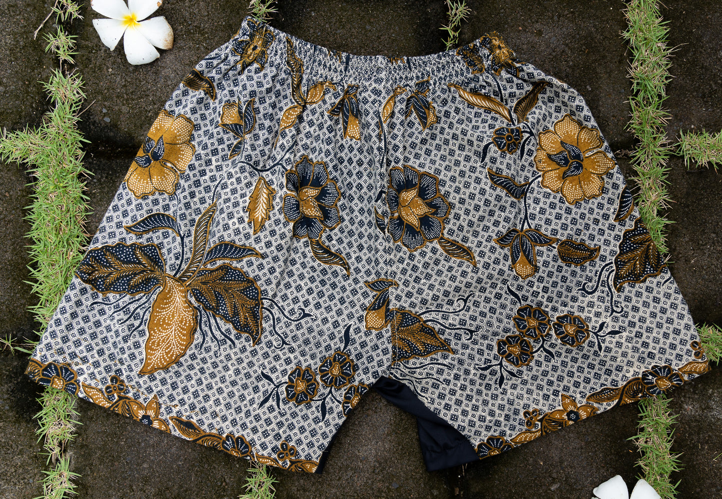 Batik Short M28 Bunga Raja