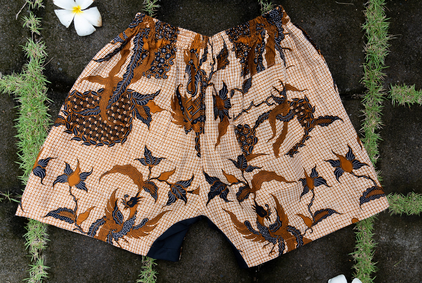 Batik Short M29 Dancing Peacocks